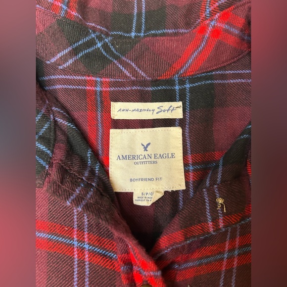 American Eagle boyfriend fit plaid flannel button down - Picture 3 of 4